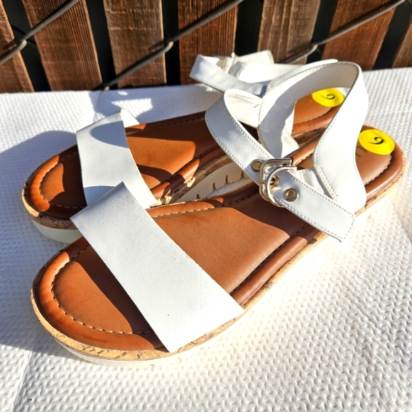 New Unisa Sandals Women's Size 9 - Picture 7 of 16
